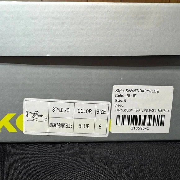 Koi Baby blue Mary Jane shoes BRAND NEW Size 5 - Picture 2 of 6